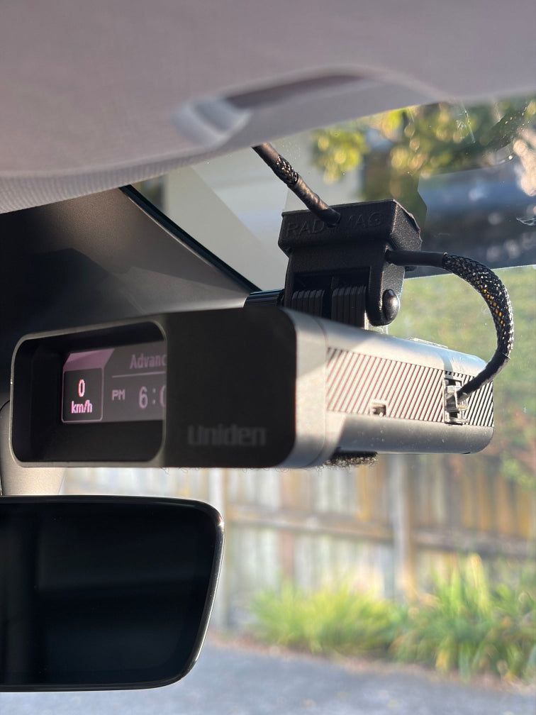Uniden R8 / R7 / R4 - Powered RAD MAG Mount